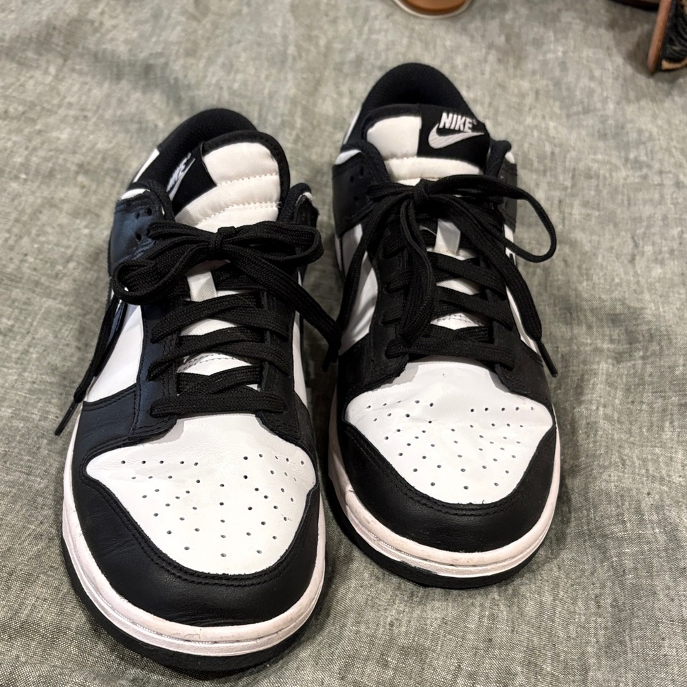 Nike Women’s Dunk Panda Sneakers Tennis Shoes 9